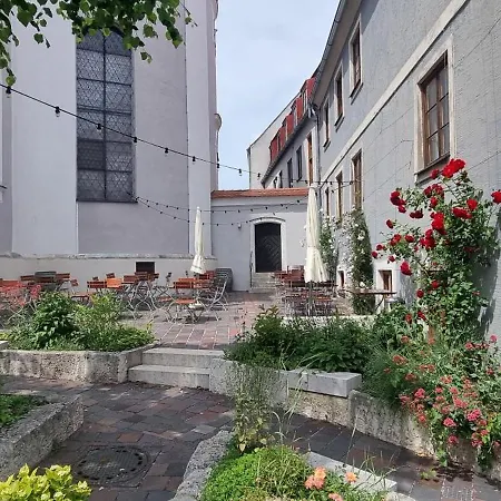 Im Bortenmacherhaus Нойбург-ан-дер-Донау